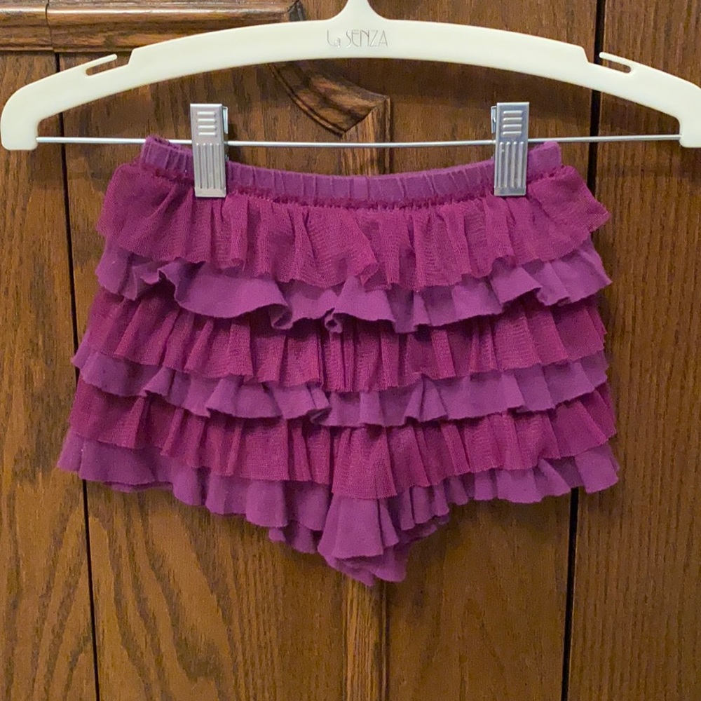 Adorable ruffle SHORTS 3T girls